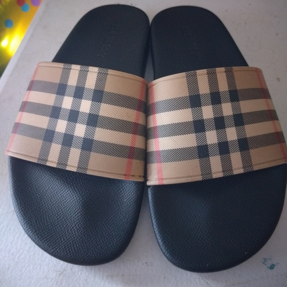 BURERRY Slides Sandals Sz 37